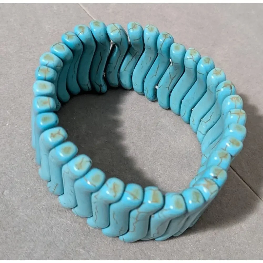 Southwestern Boho Faux Turquoise S-Curve Block Stretch Bracelet